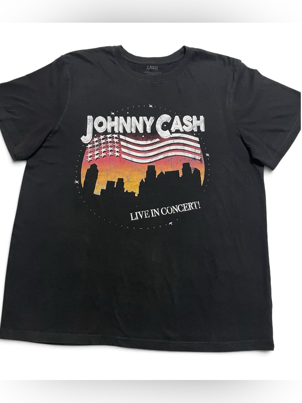 Johnny Cash Live In Concert Black Graphic Tee - American Flag Skyline Size L
